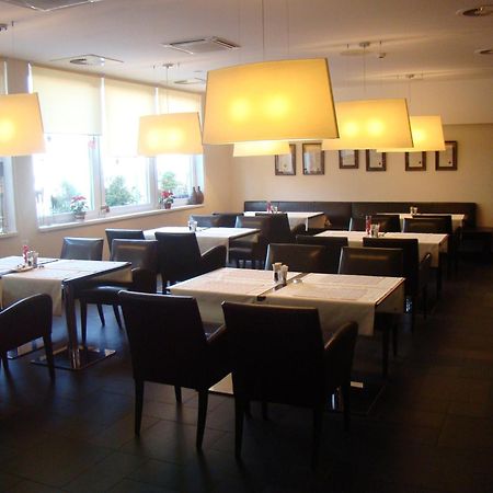 Penzion Royal Trencin Bagian luar foto