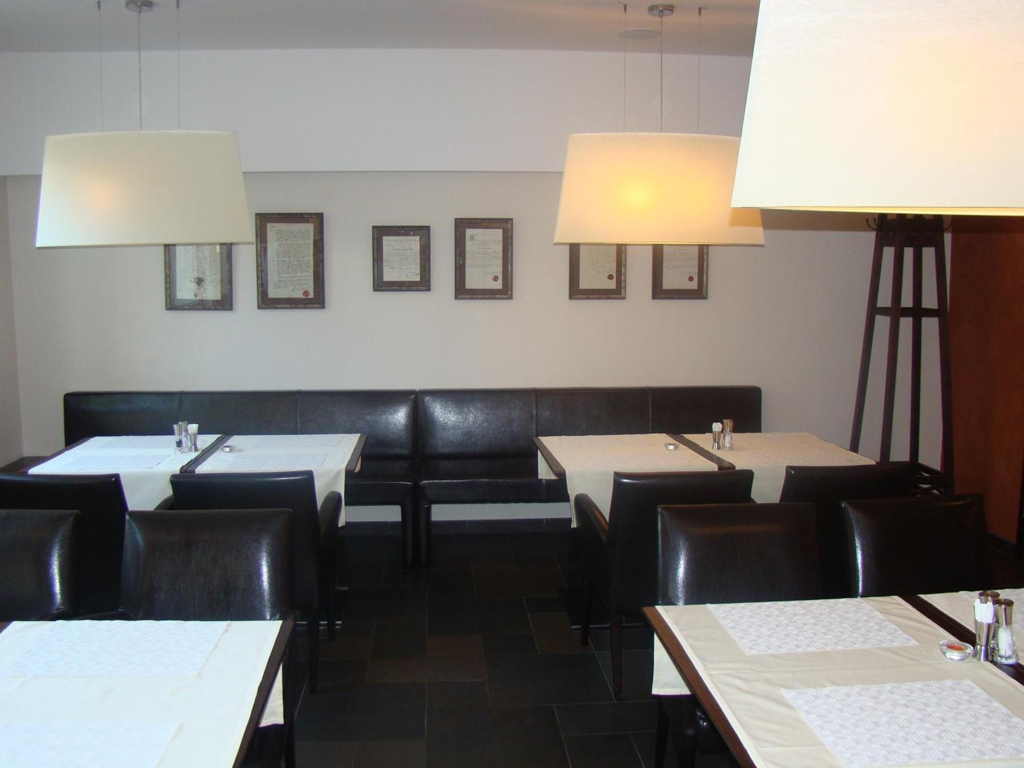 Penzion Royal Trencin Bagian luar foto