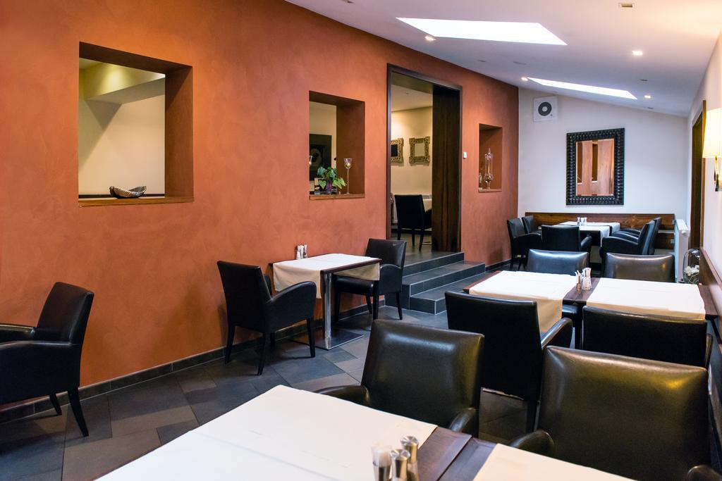 Penzion Royal Trencin Bagian luar foto
